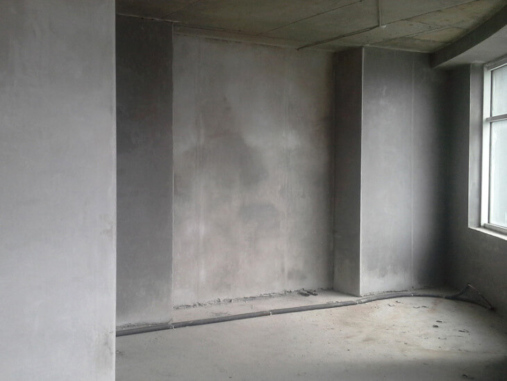 Машинная штукатурка стен цементной смесью